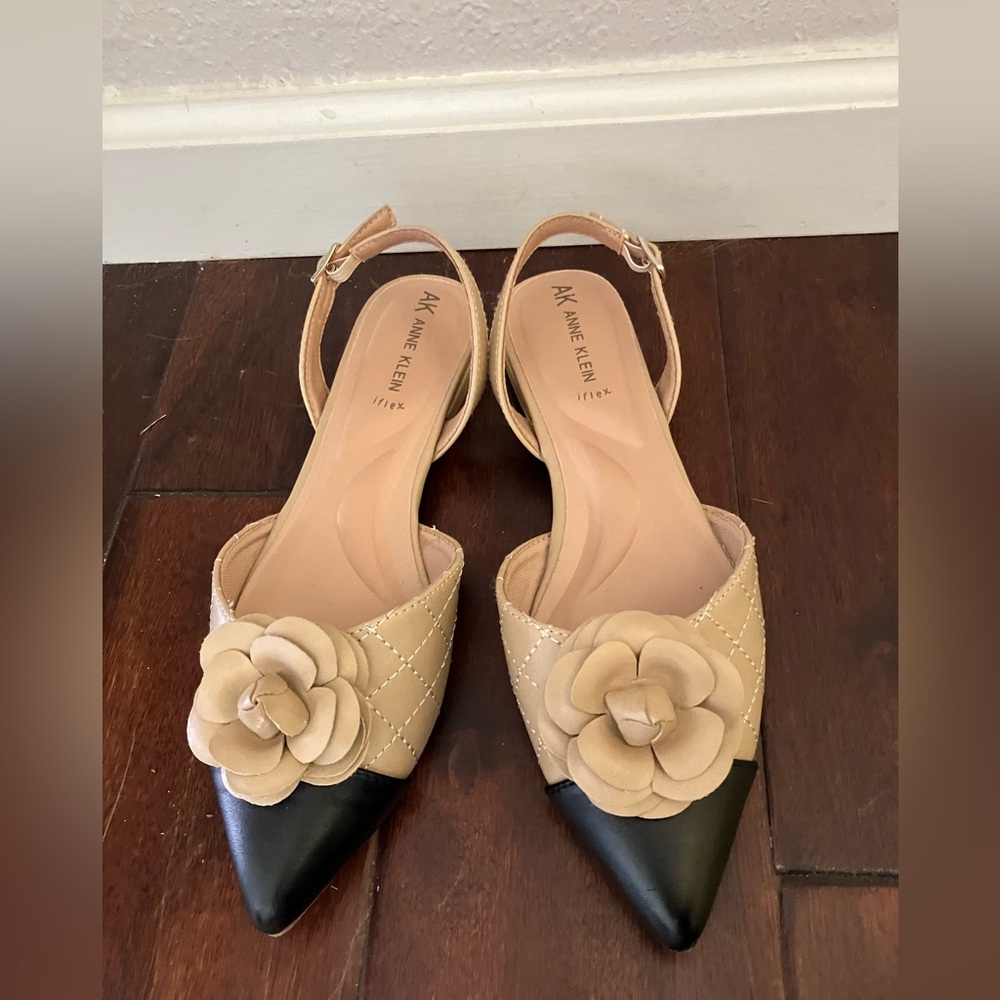 Anne Klein iflex strappy quilted flower flats